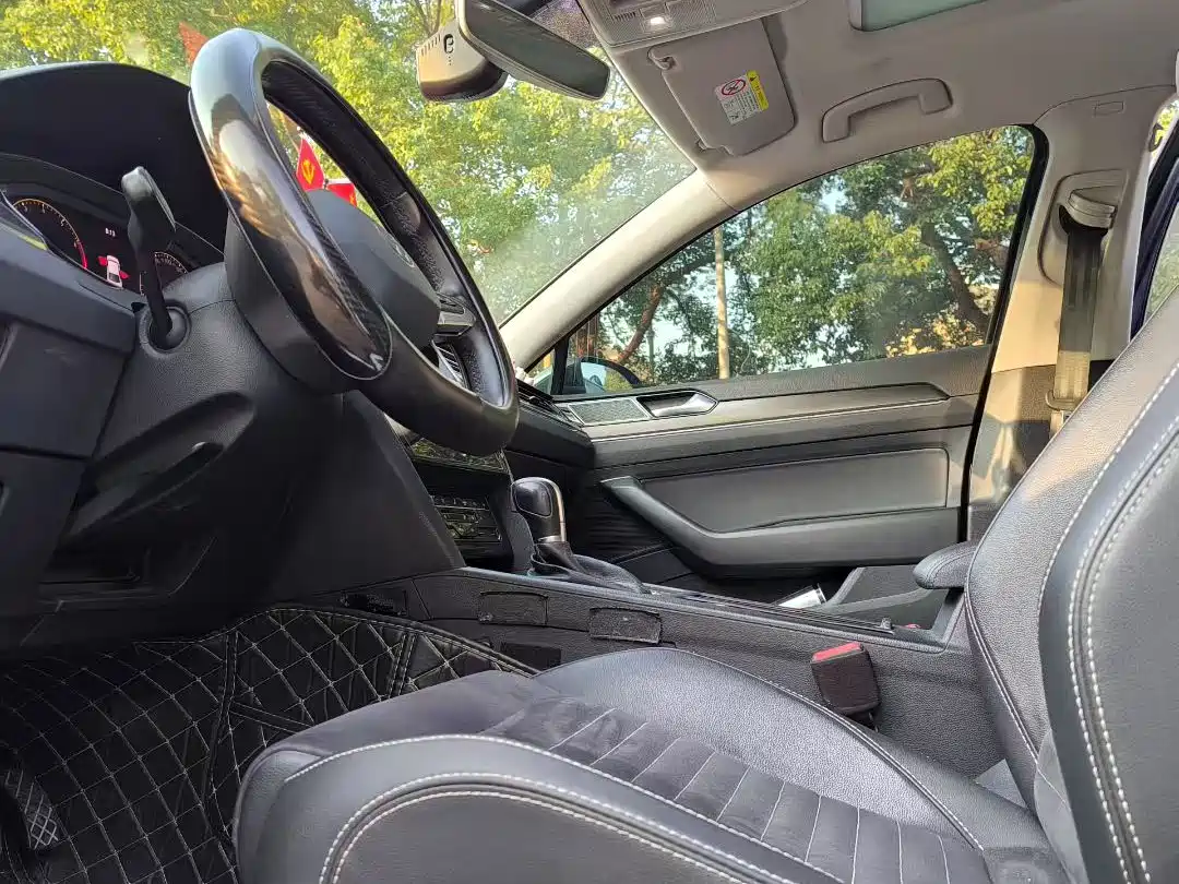 Volkswagen Magotan 2020 330TSI DSG Luxury фото 11