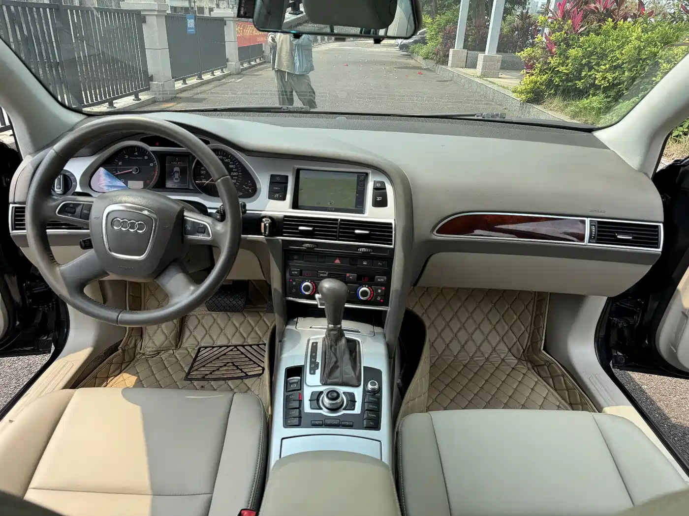 Audi A6L 2011 Model 2.0 TFSI Auto Standard фото 4