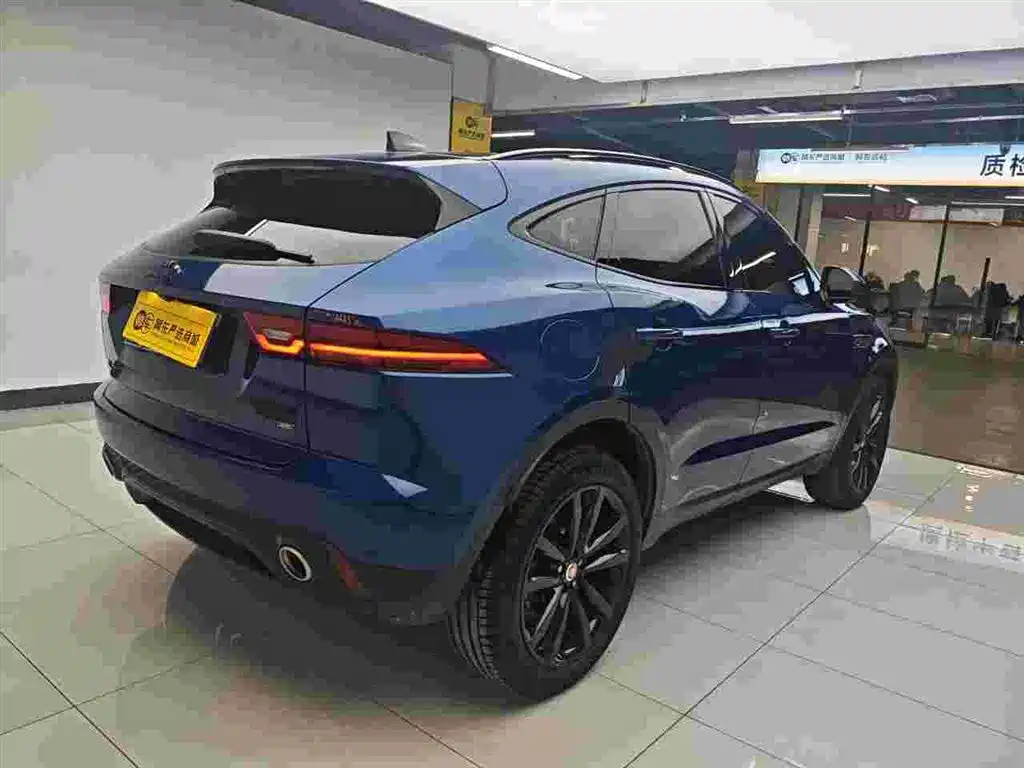 Jaguar E-PACE 2024 Gloss Black Sport Edition R-DYNAMIC SE BLACK фото 4