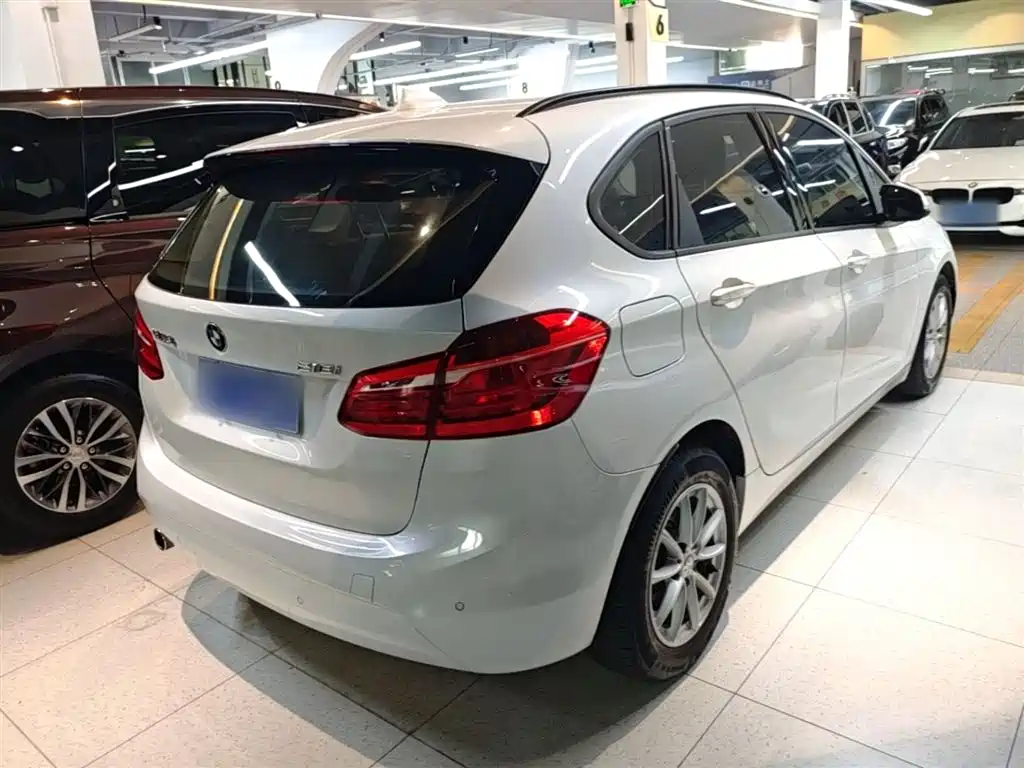 BMW 2 Series Touring 2016 218i Fashion Model фото 7