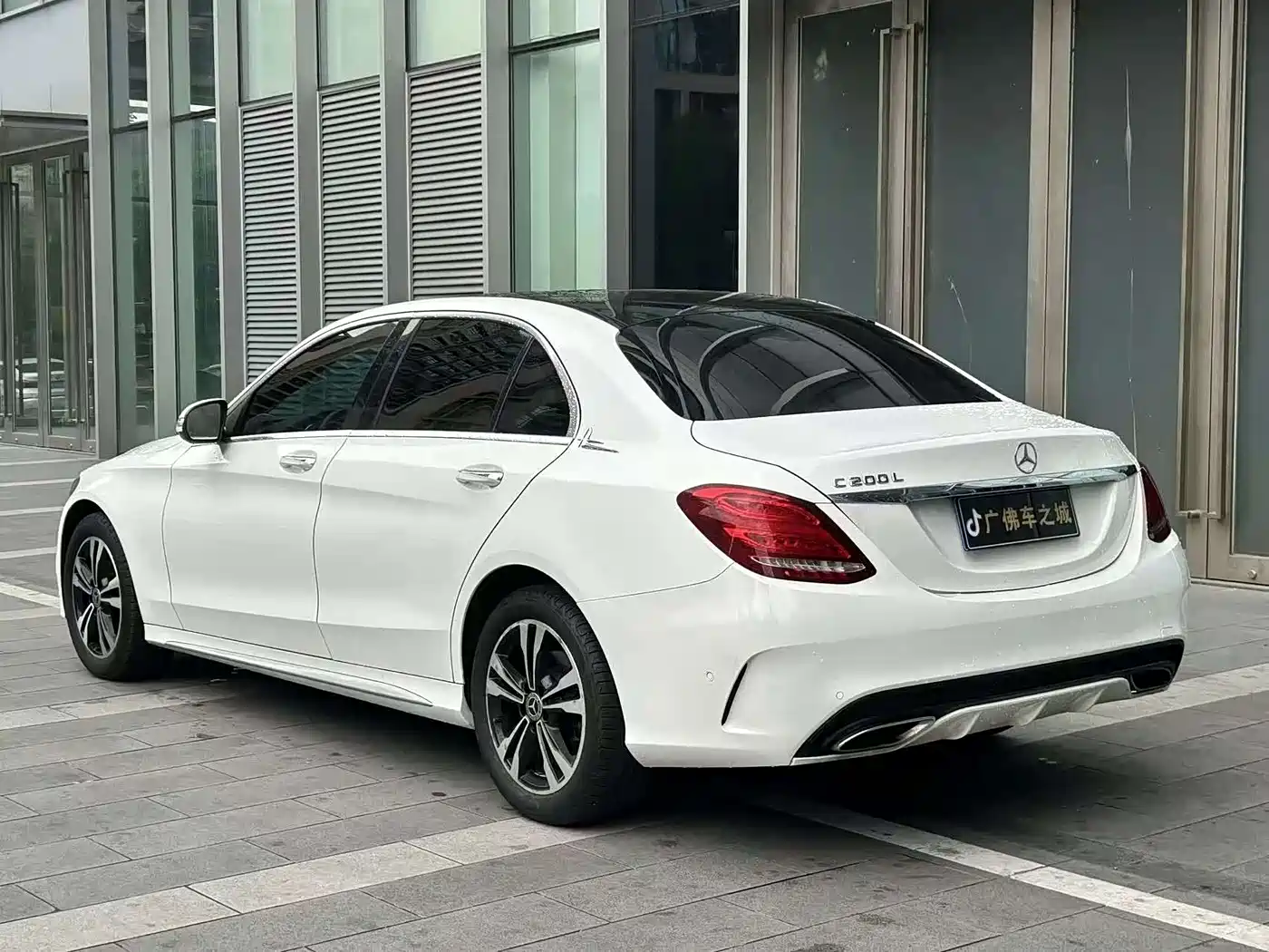 Mercedes-Benz C-Class 2017 Facelift C 200 L Sport Edition фото 4