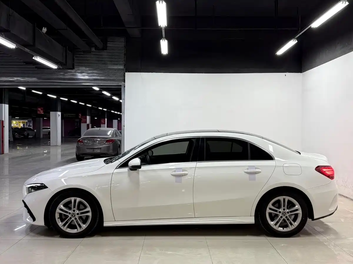 Mercedes-Benz A-Class 2024 Facelift A 180 L фото 7