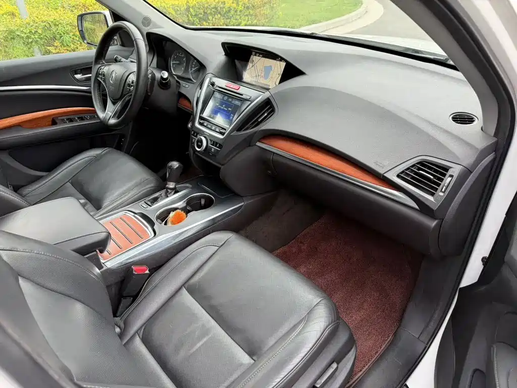 Photo 12 - Acura MDX
