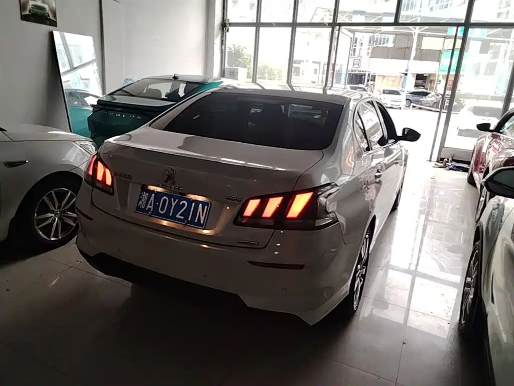 Peugeot 408 2020 360THP 10th Anniversary Commemorative Edition фото 7