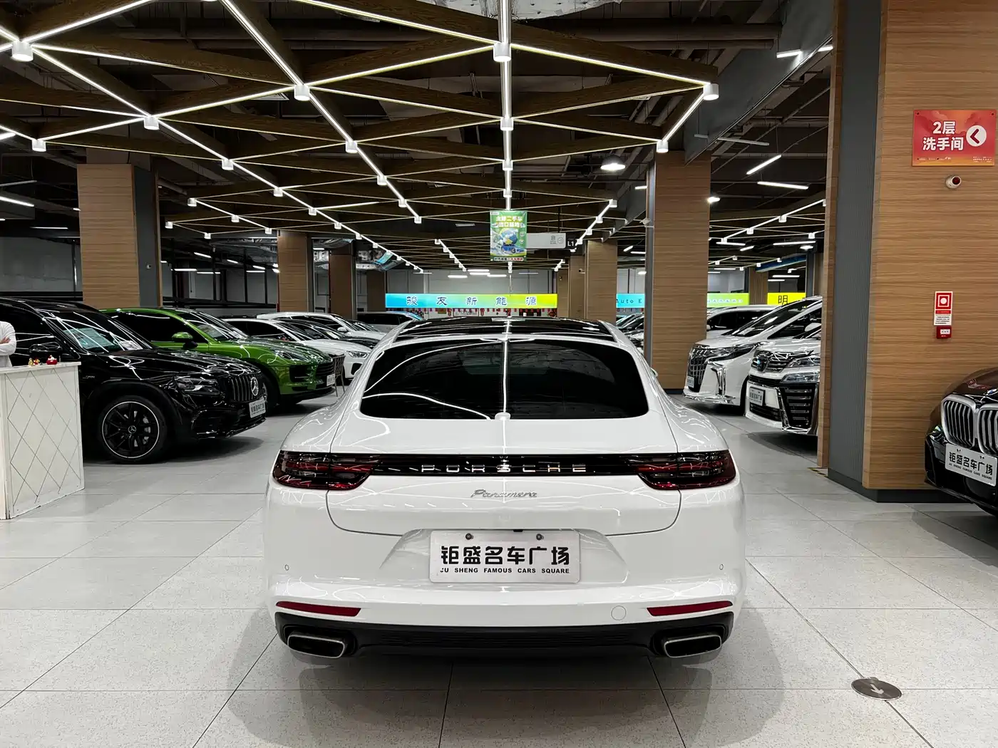 Porsche Panamera 2017 Panamera Executive Long Wheelbase 3.0T фото 4