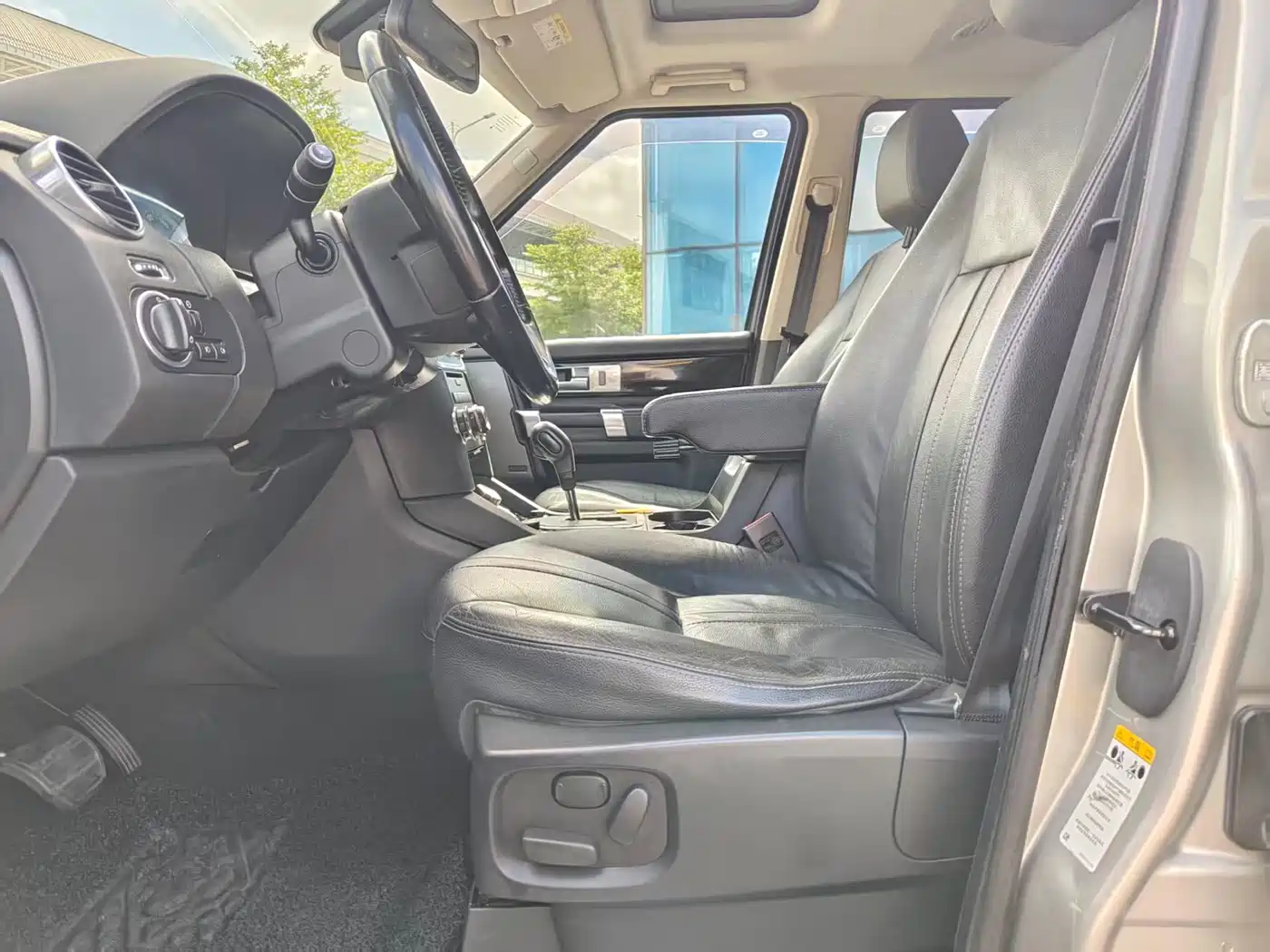 Land Rover Discovery 2011 3.0 SDV6 HSE Diesel фото 4