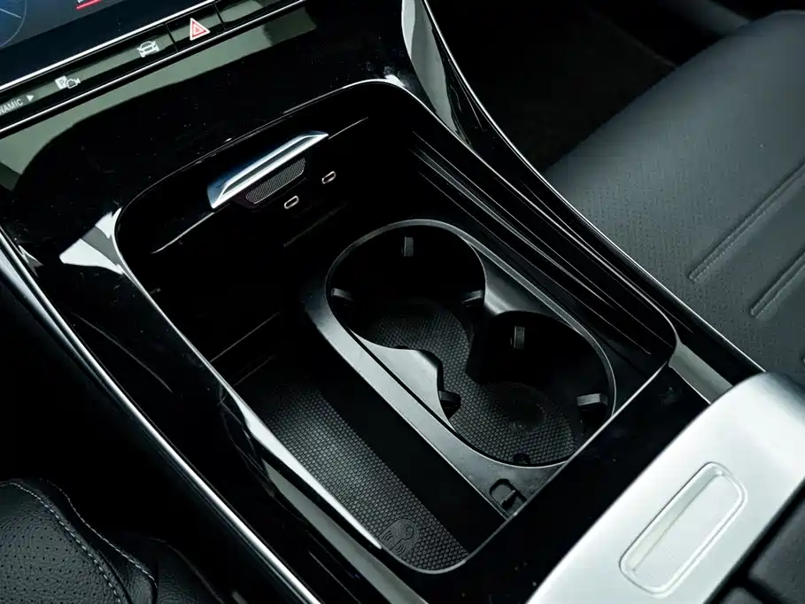 Mercedes-Benz C-Class 2023 Facelift C 200 L Sport Edition фото 15