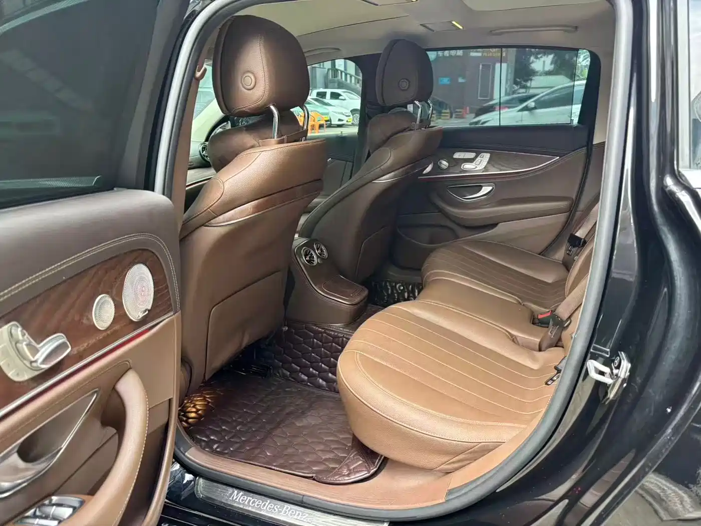 Mercedes-Benz E-Class 2023 E 300 L Luxury фото 5
