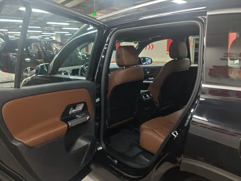 Фото 6 - Mercedes-Benz GLB