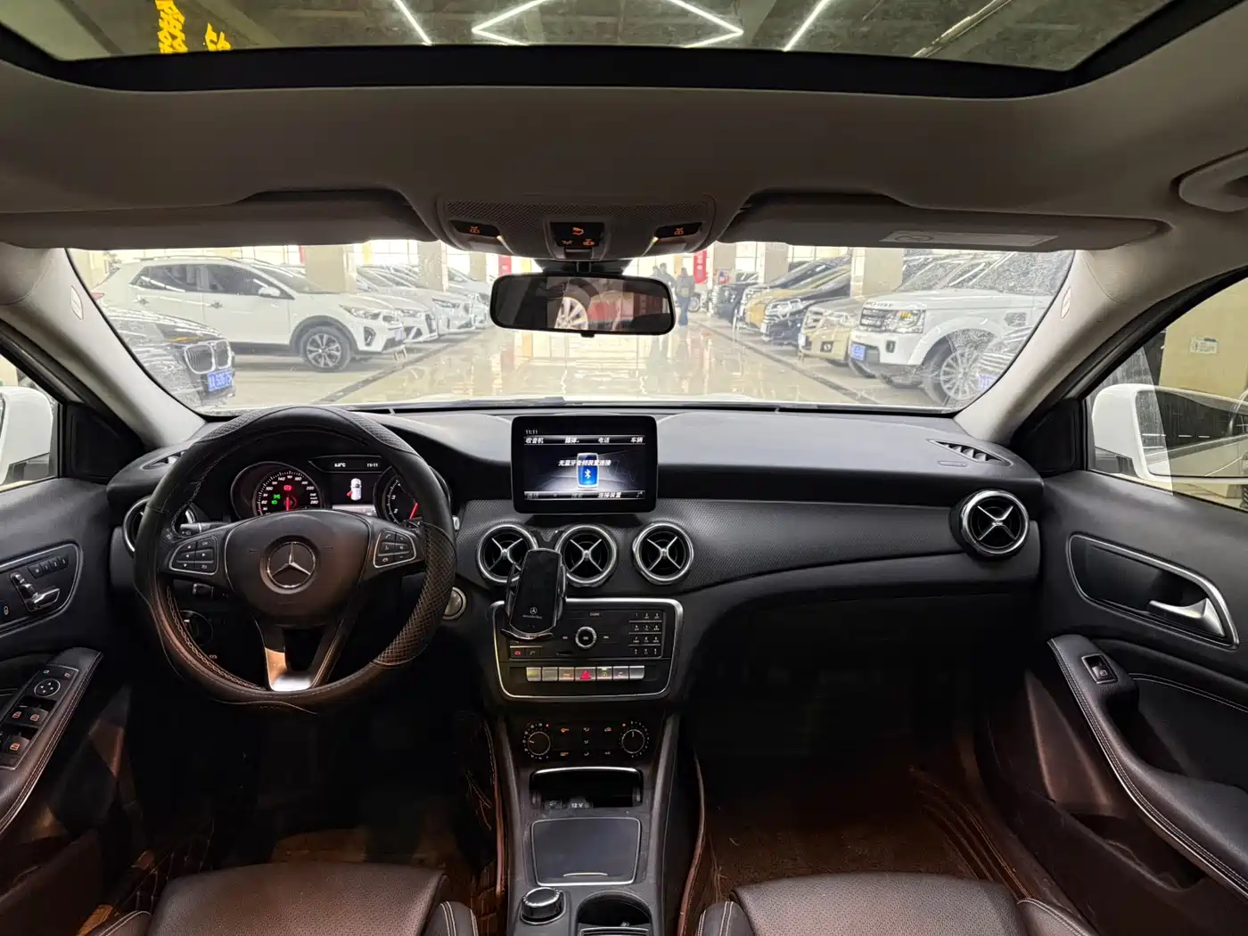 Mercedes-Benz GLA 2018 GLA 200 Dynamic фото 9