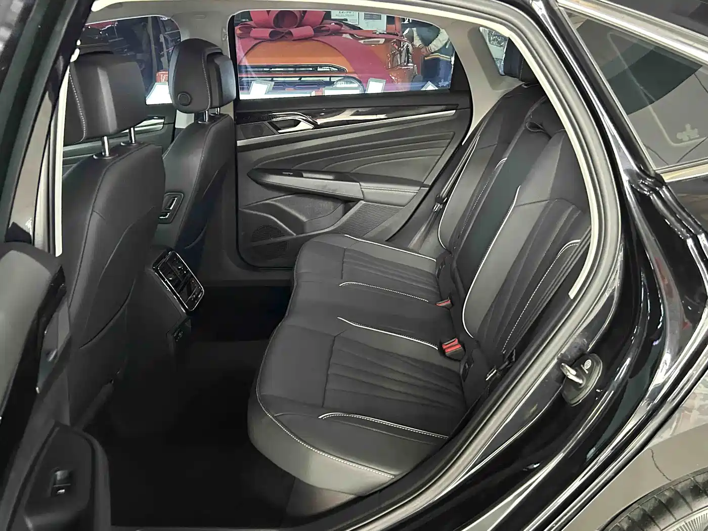 Volkswagen Passat 2024 380TSI Elite Edition фото 12