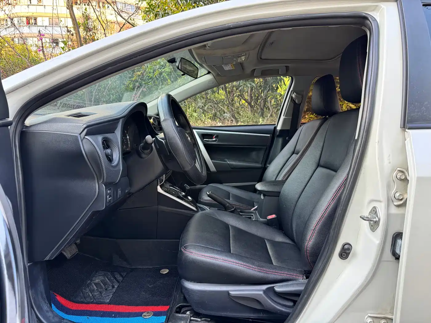 Toyota Levin 2017 Facelift Hybrid 1.8H GS E-CVT Elite Sunroof Edition China V фото 8
