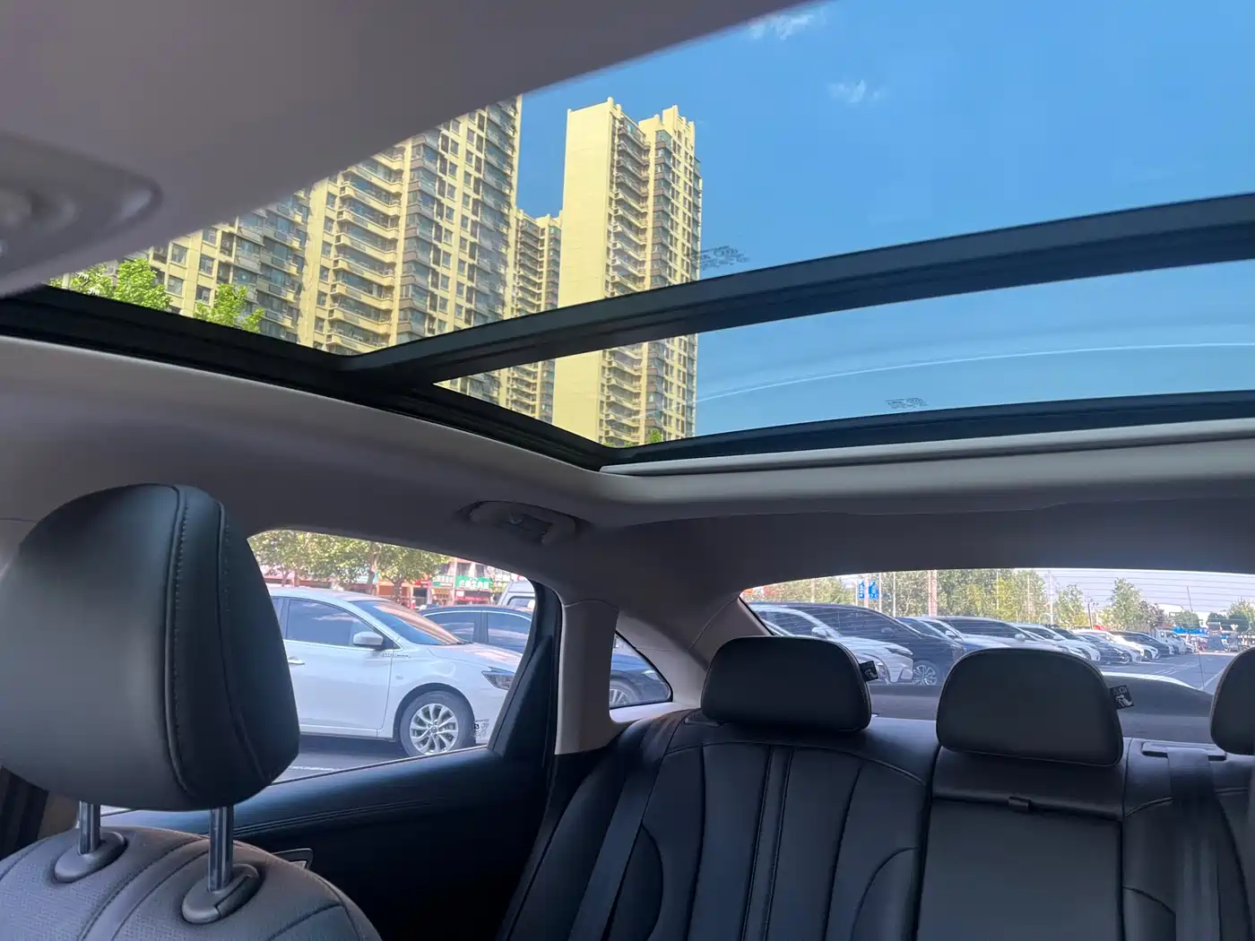 Roewe D7 2025 2025 DMH 125km World Champion Excellence Edition