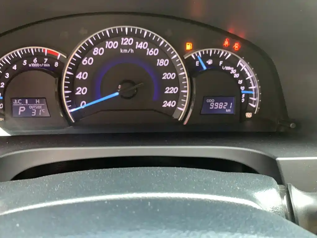 Фото 13 - Toyota Camry