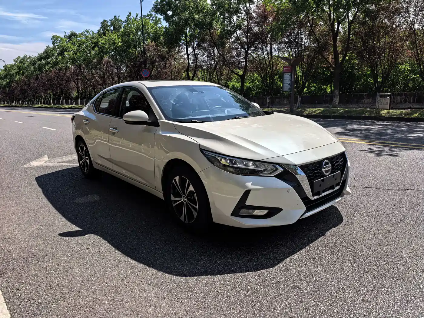 Фото 3 - Nissan Sylphy