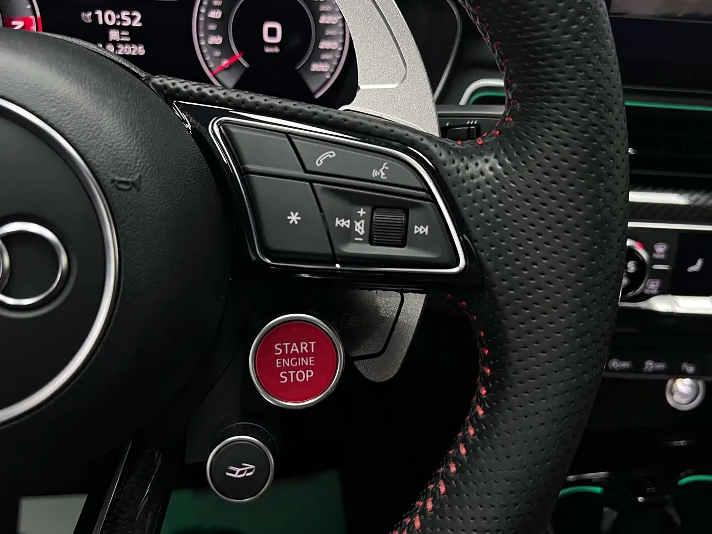 Фото 34 - Audi A4L