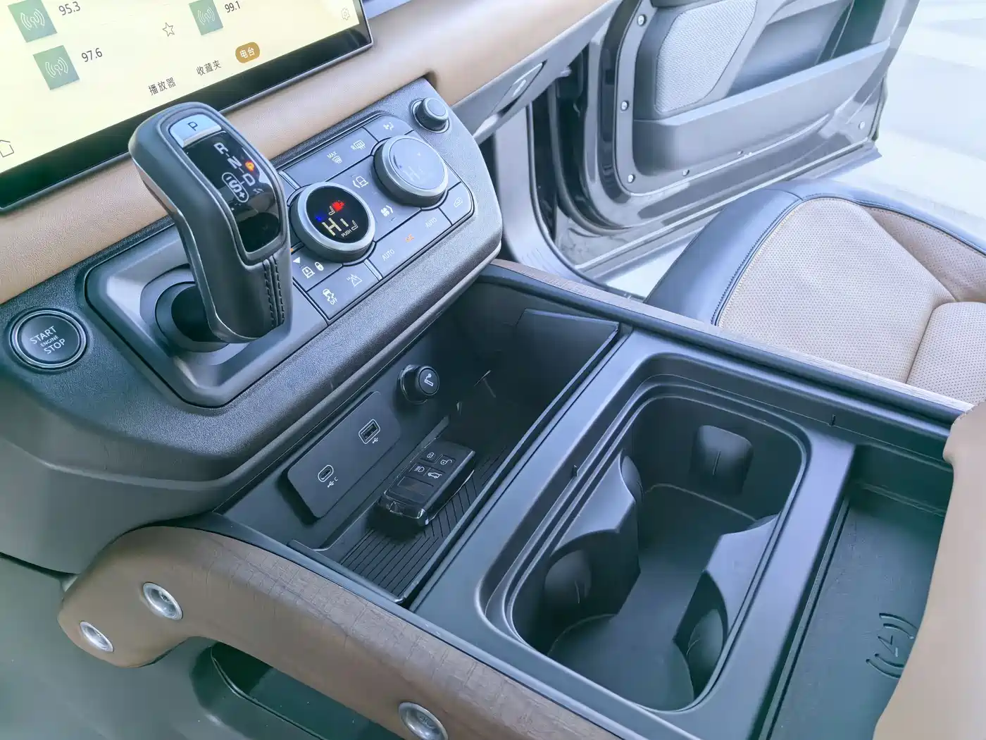 Land Rover Defender 2024 110 3.0T P400 X фото 12