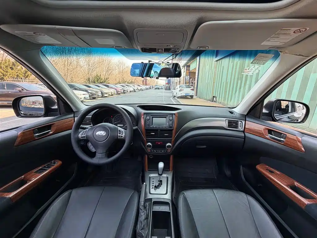 Subaru Forester 2011 2.0XS Automatic Luxury Navigation Edition фото 4