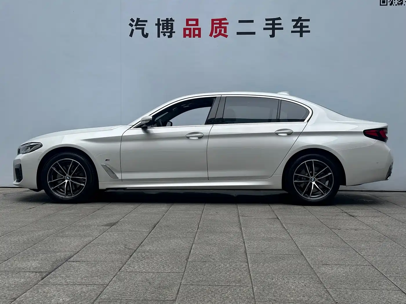 BMW 5 Series 2022 525Li M Sport Package фото 18
