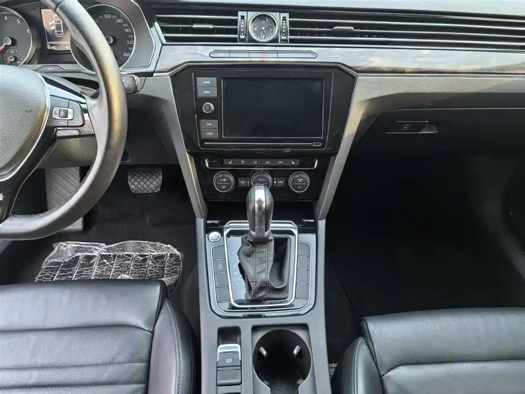 Volkswagen Magotan 2019 330TSI DSG Luxury Class China VI фото 11