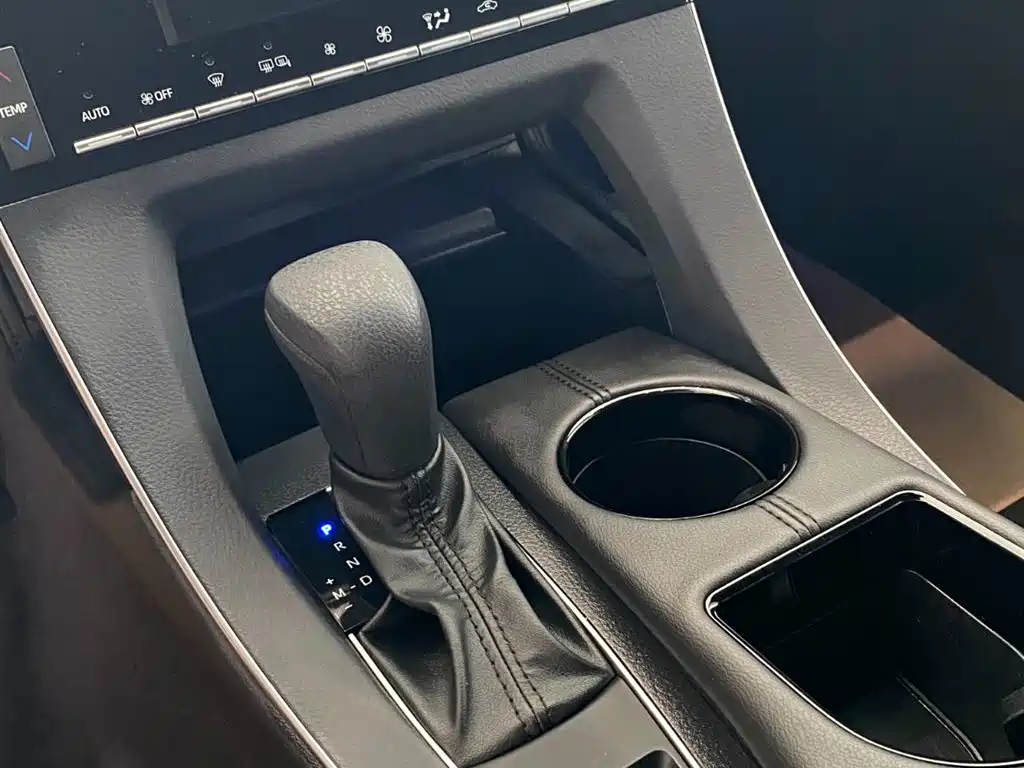 Toyota Avalon 2019 2.0L Progressive Edition (China VI) фото 7