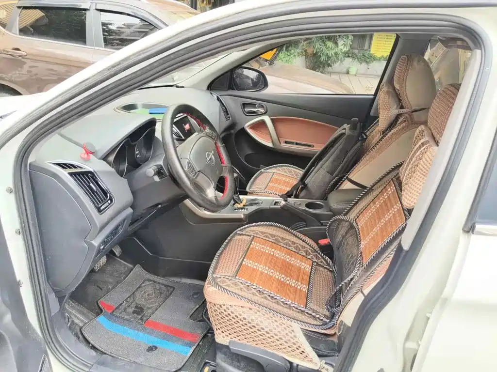 Photo 8 - Haima S5