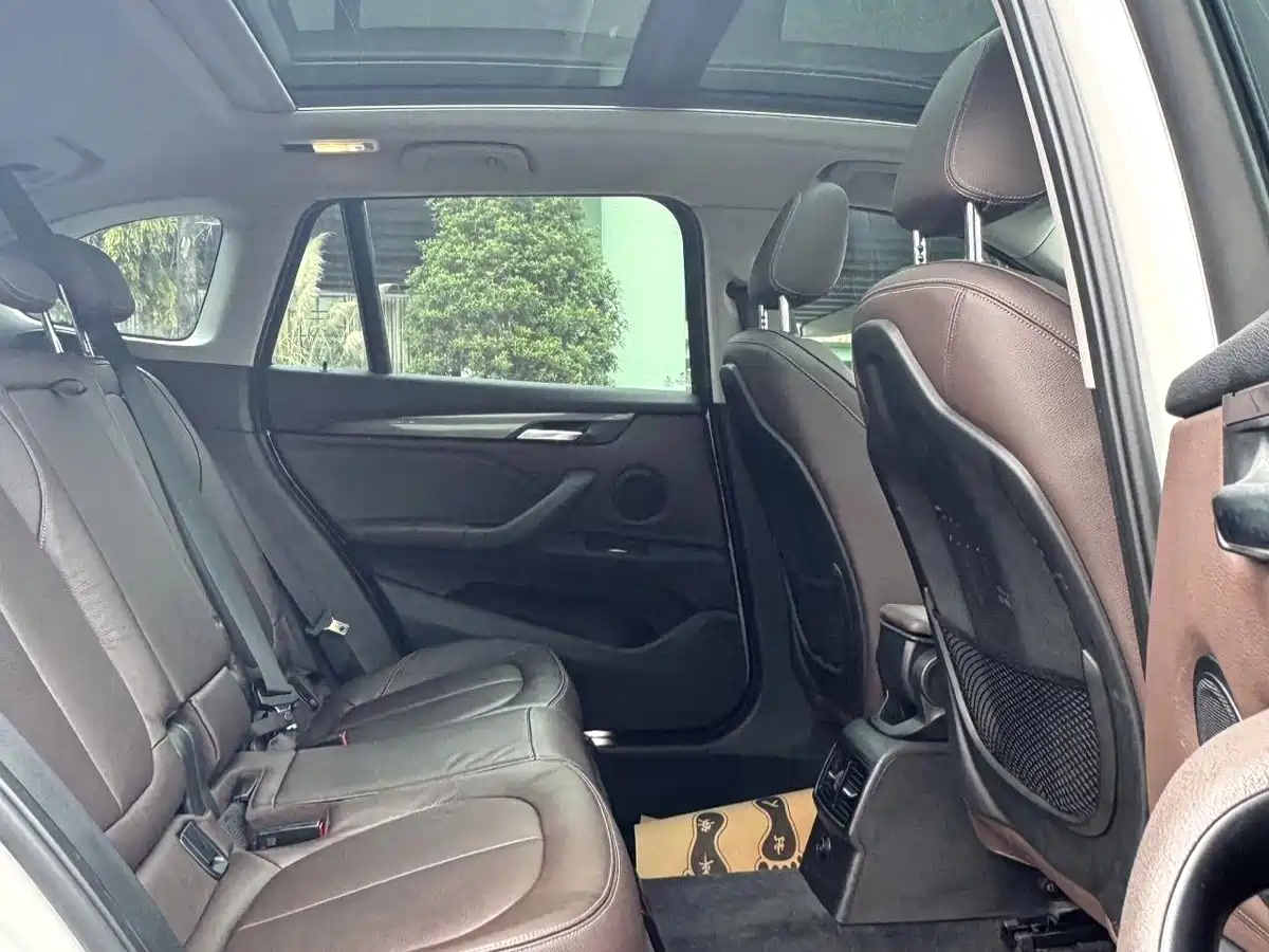 BMW X1 2018 sDrive18Li Premium Model фото 7