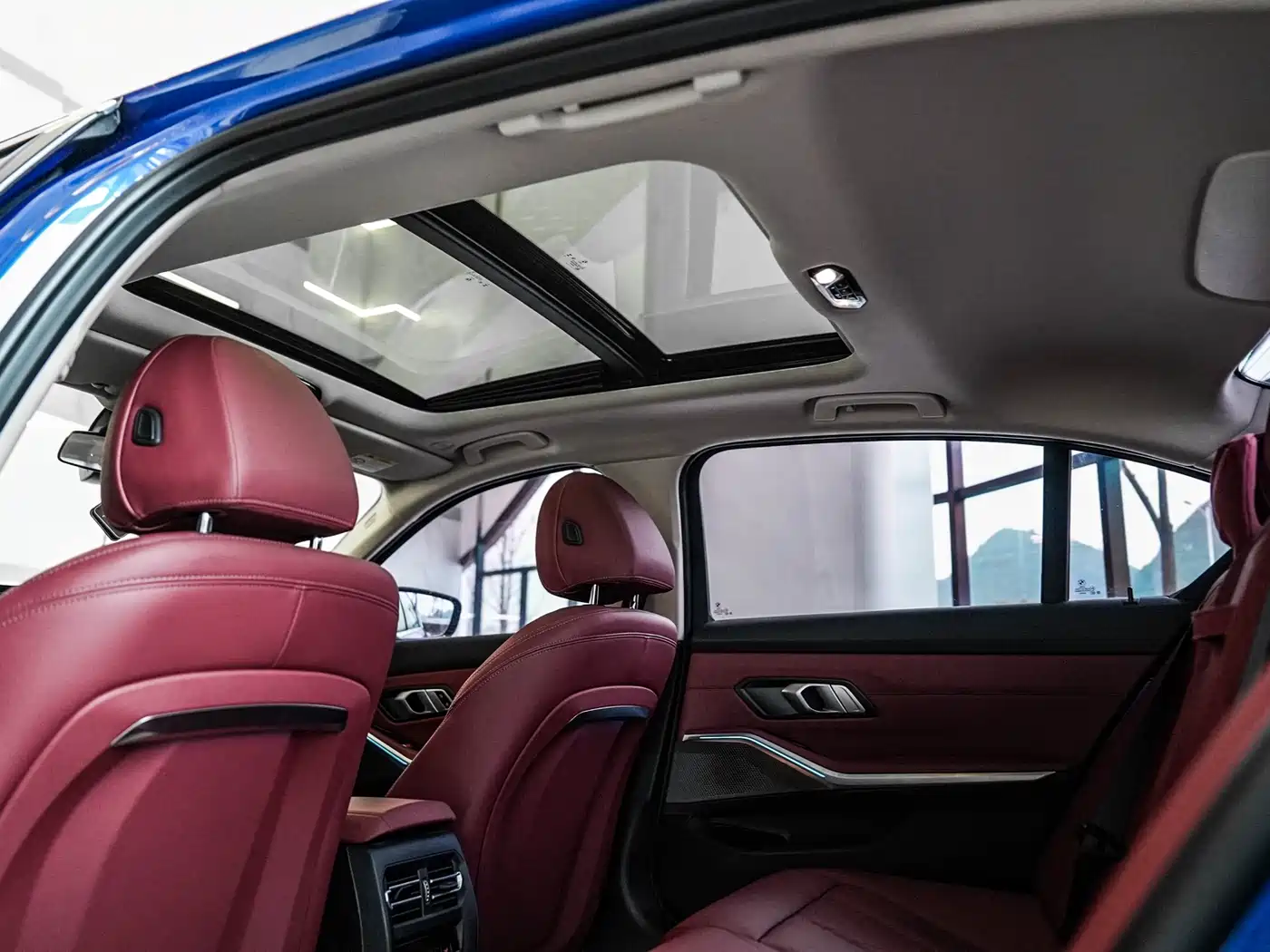 BMW 3 Series 2024 325Li M Sport Package фото 16