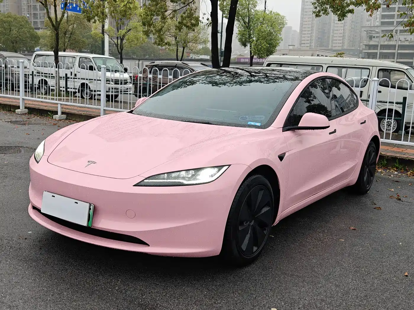 TESLA MODEL 3