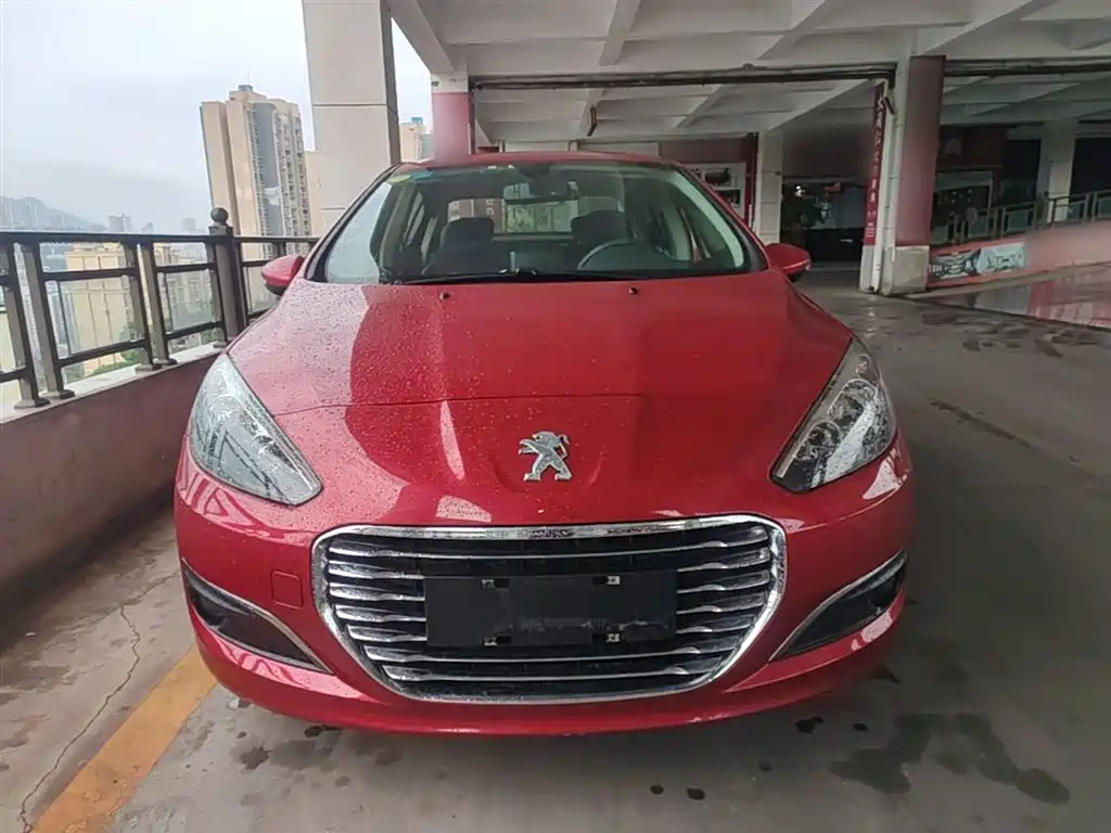 Peugeot 308 2014 Model Joy Edition Classic 1.6L Automatic Superior Style фото 3