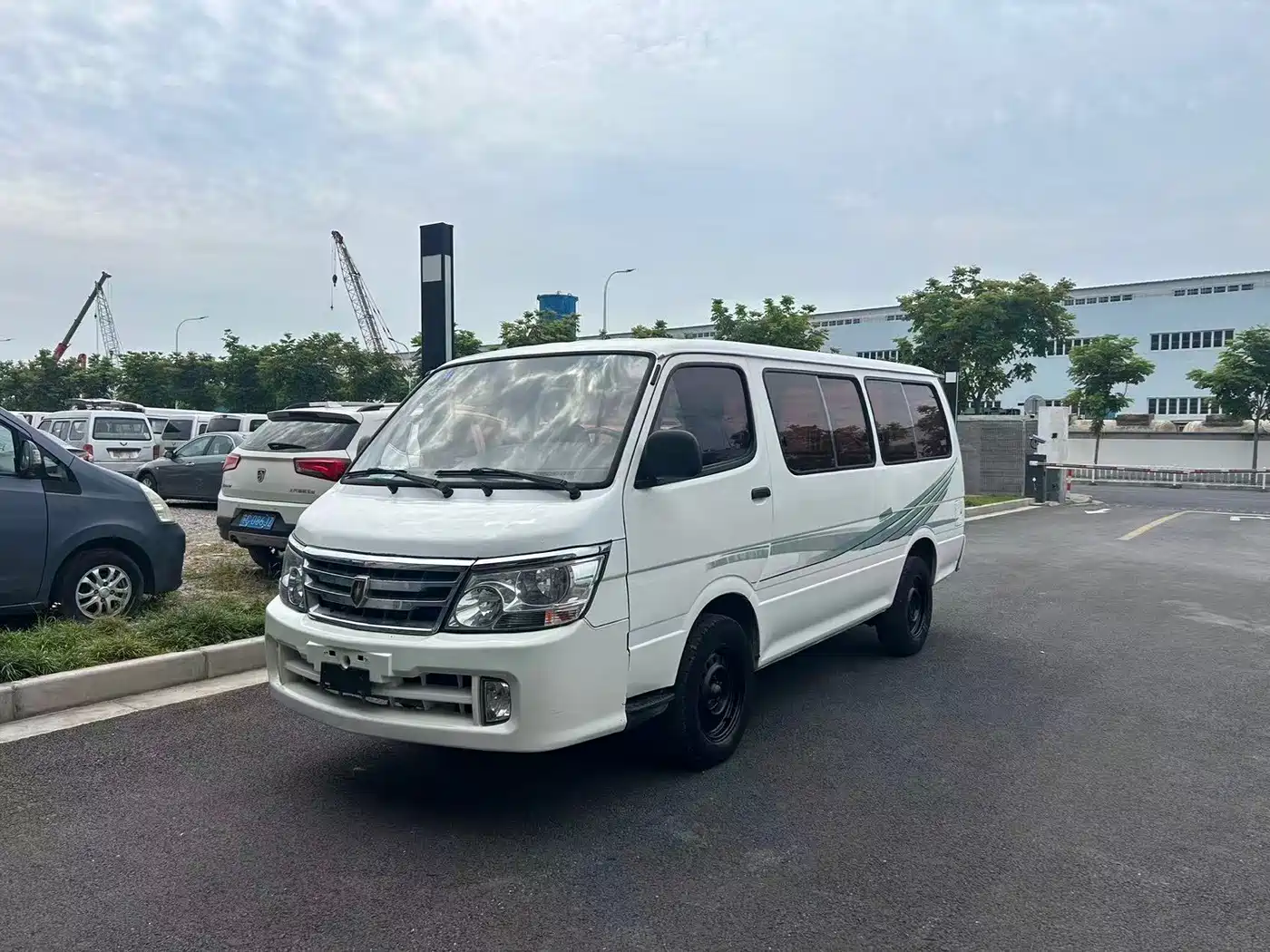 Jinbei Express 2017 2017 2.0L Standard V19