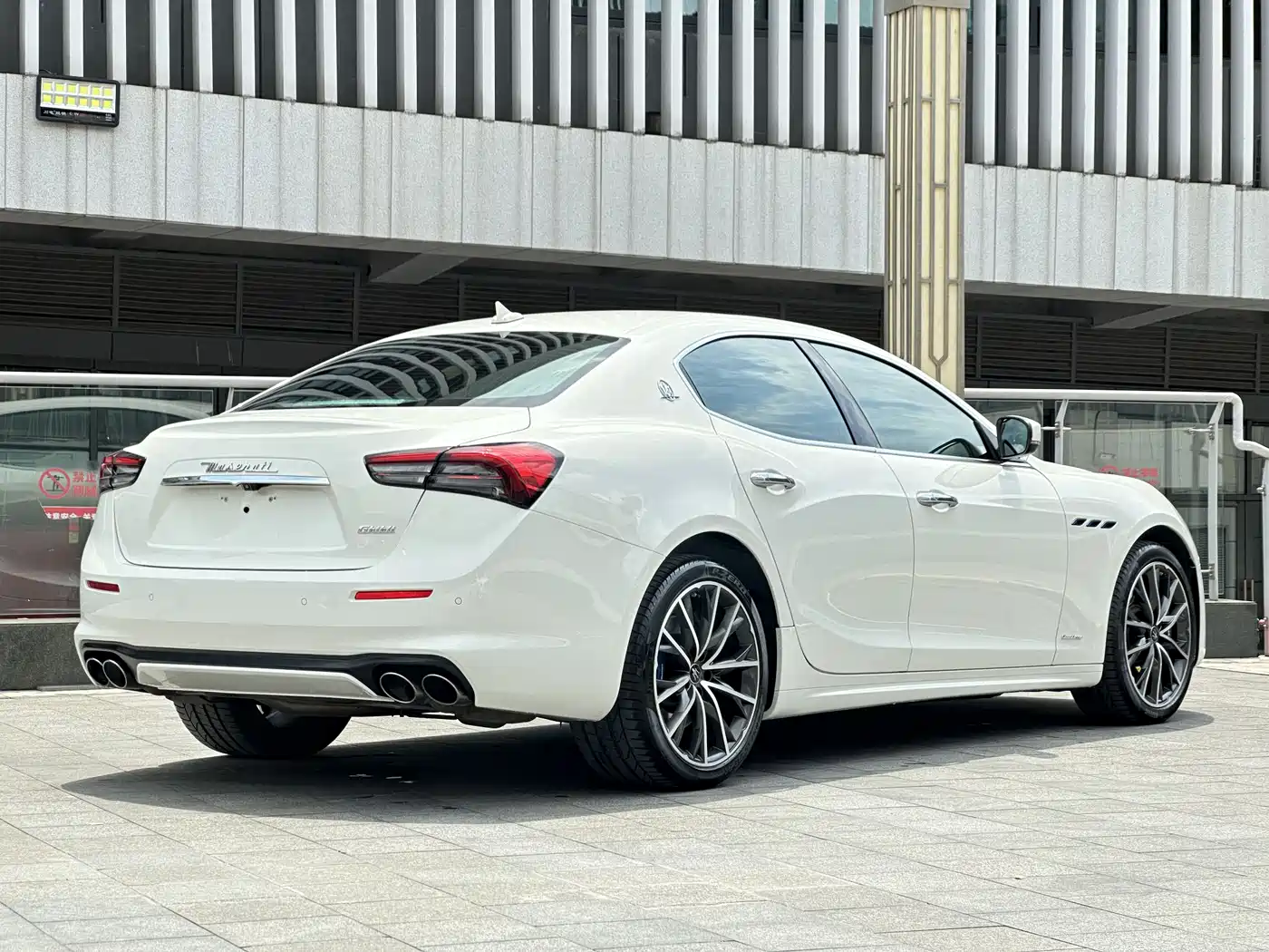 MASERATI GHIBLI