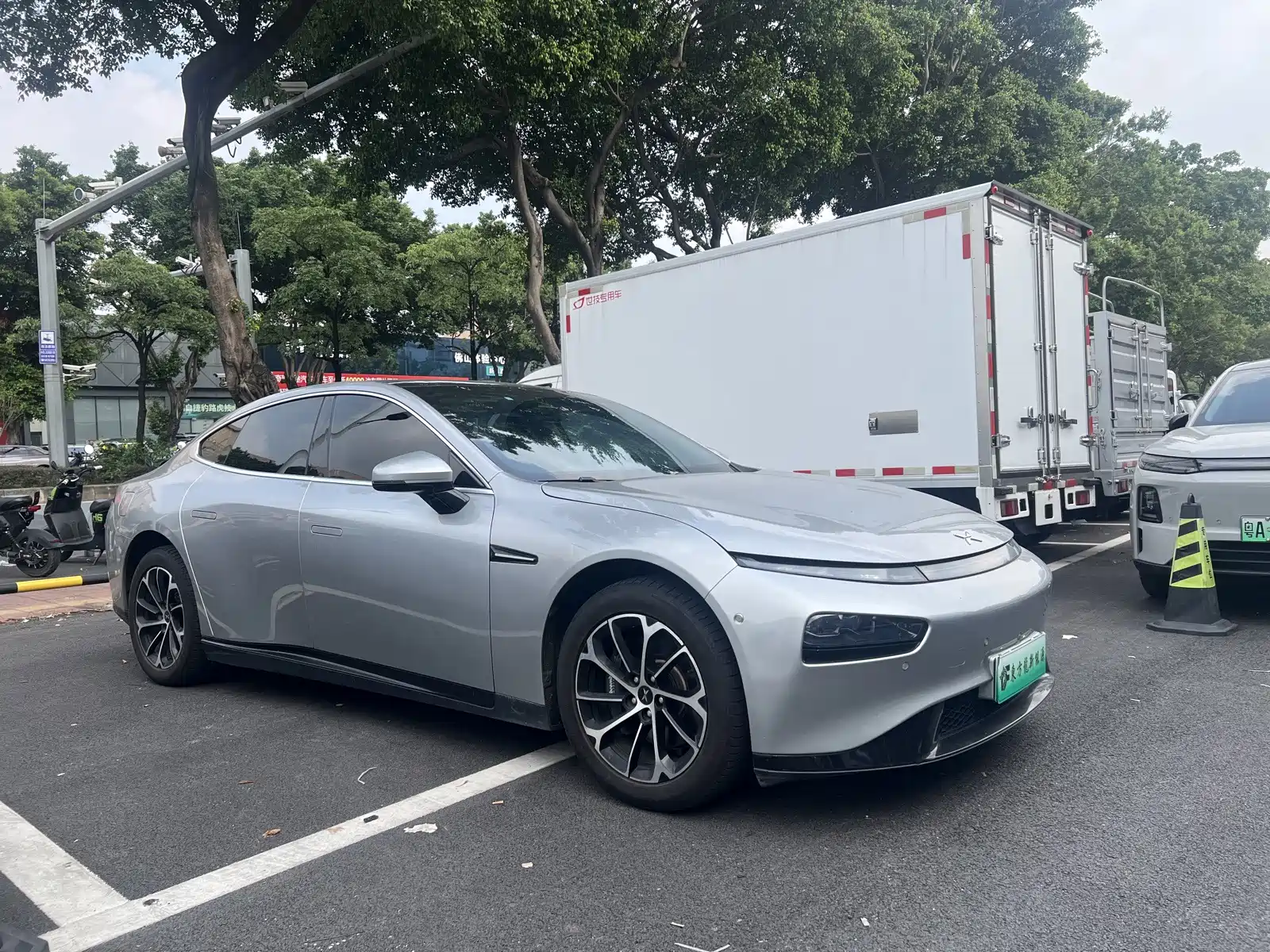 Фото 3 - XPeng P7