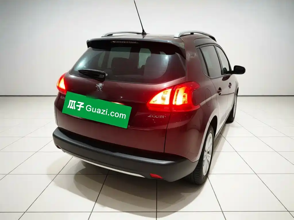 Photo 6 - Peugeot 2008