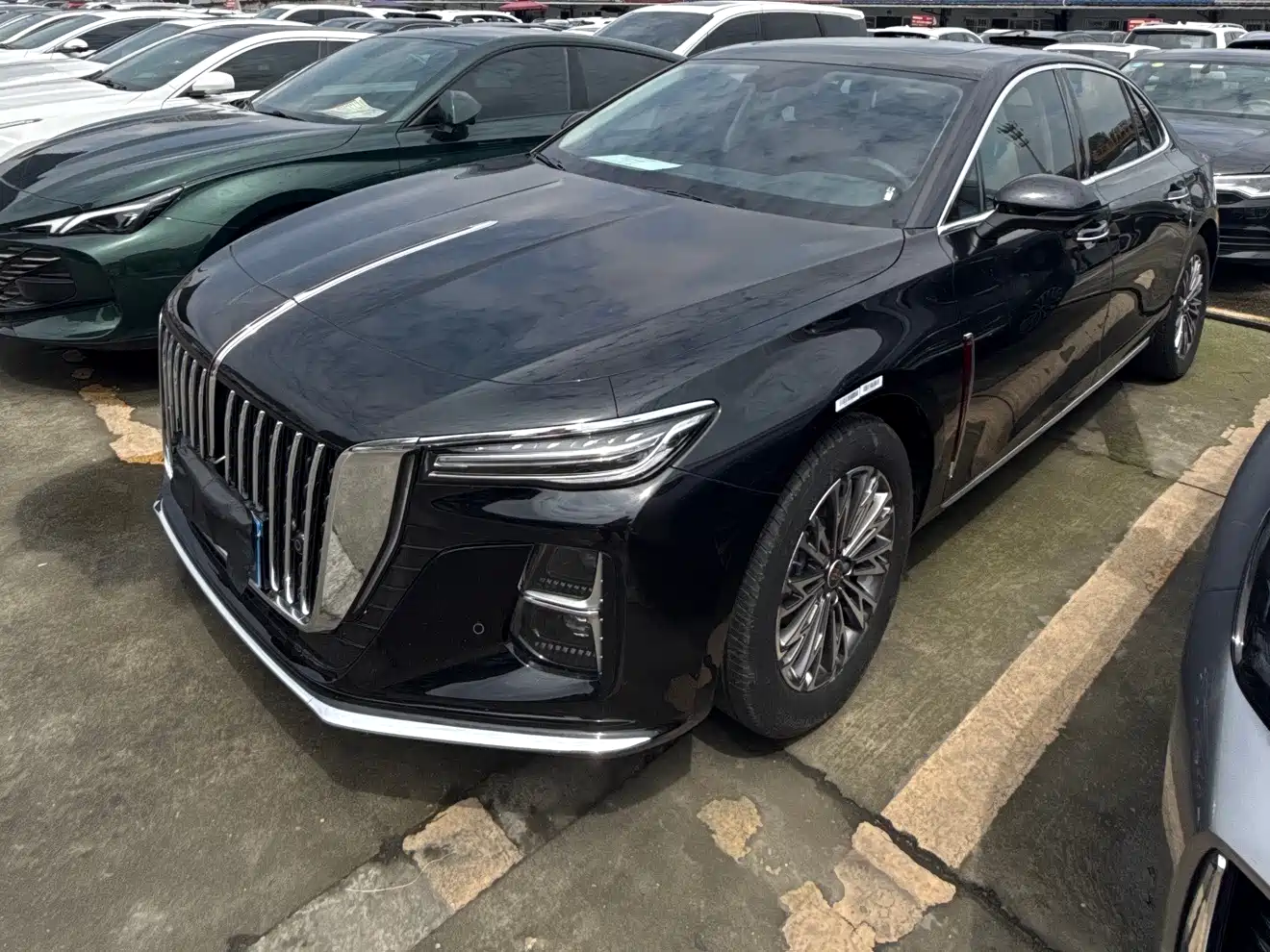 Hongqi H5 2025 1.5T DCT Flag Rhythm 500,000 Units Memorial Edition
