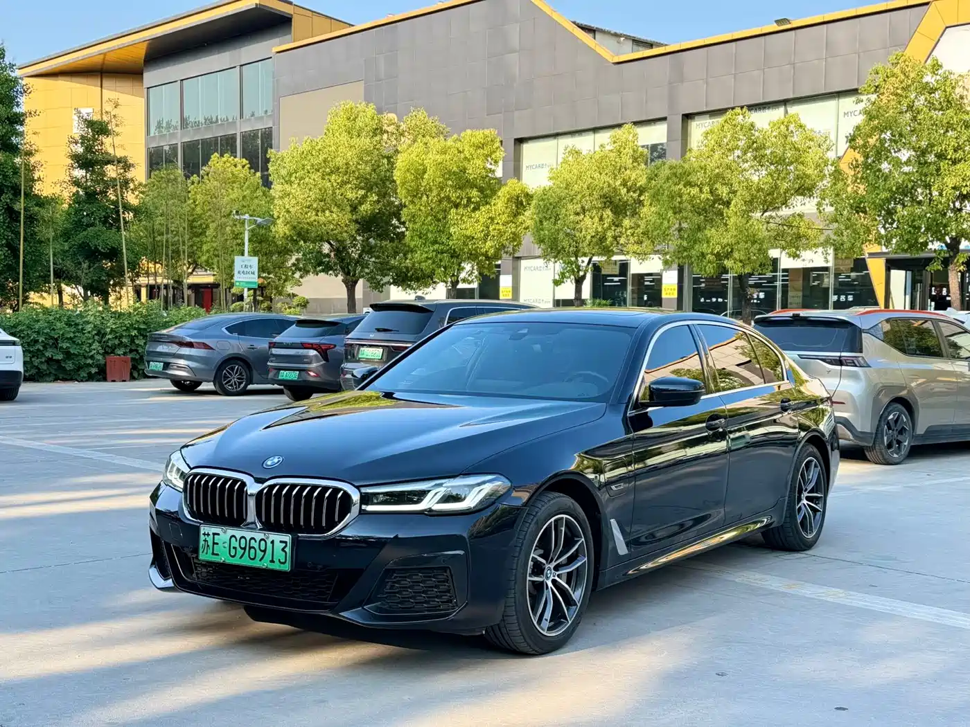 BMW 5 Series New Energy 2022 Facelift 535Le M Sport Package фото 2