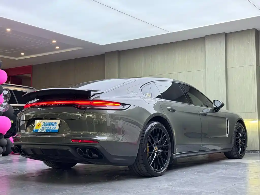 Фото 4 - Porsche Panamera