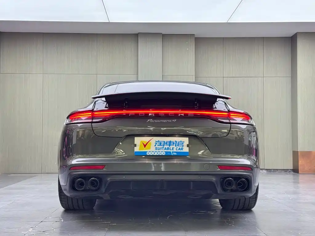 Фото 5 - Porsche Panamera