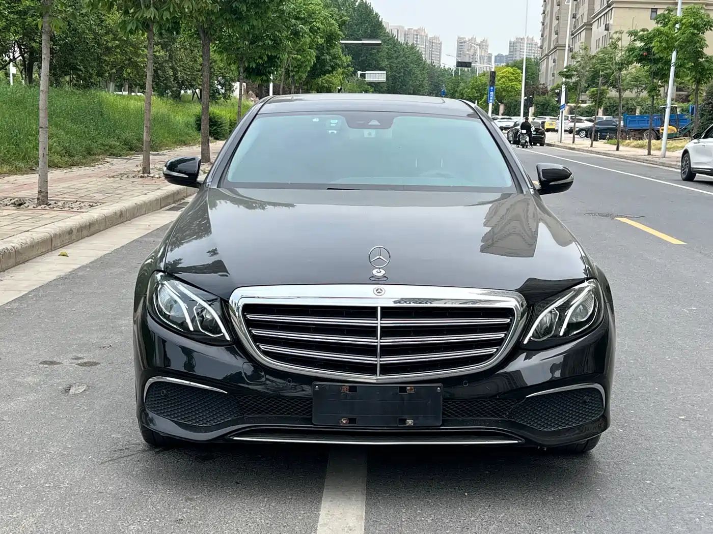 Mercedes-Benz E-Class 2017 E 300 L Luxury фото 2