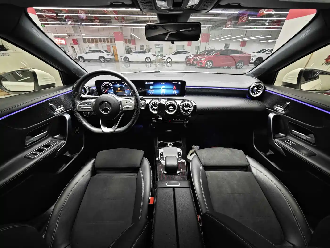Mercedes-Benz A-Class 2020 A 200 L Sport Sedan фото 6