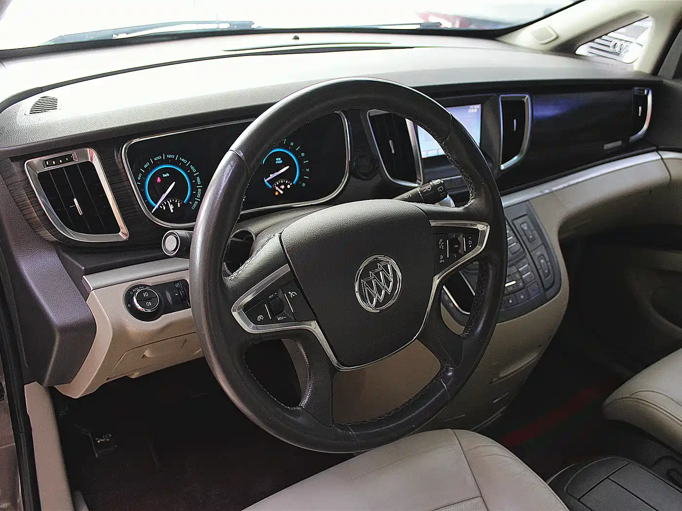 Buick GL8 2013 3.0L XT Luxury Business Flagship Edition фото 13