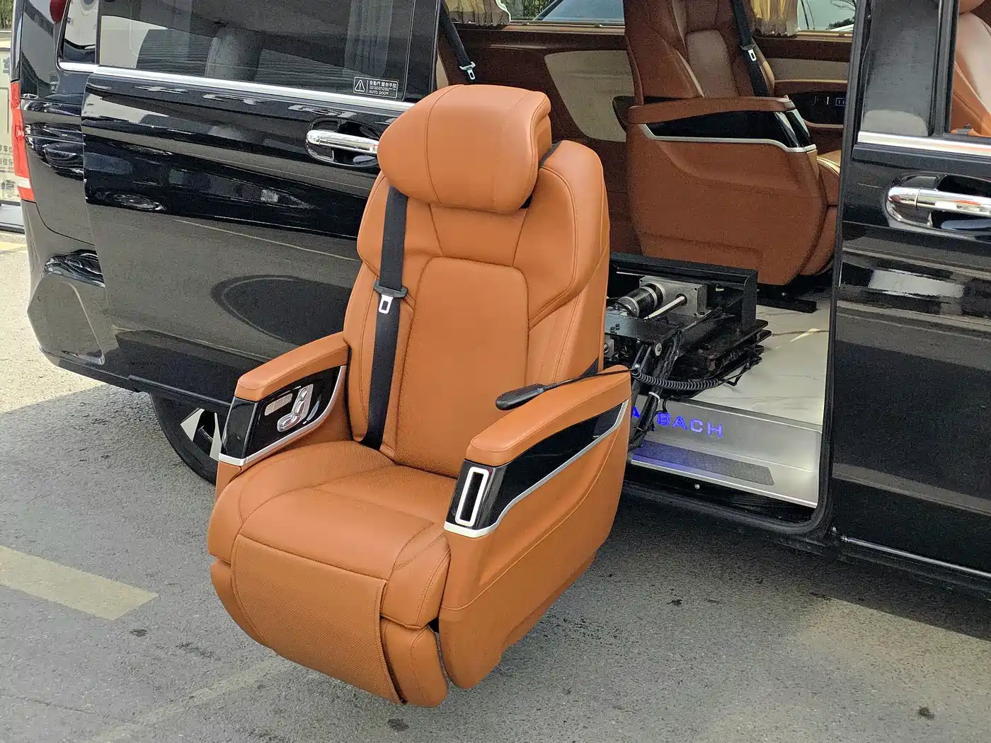 Mercedes-Benz Vito 2021 2.0T Business Edition 7-seater фото 18