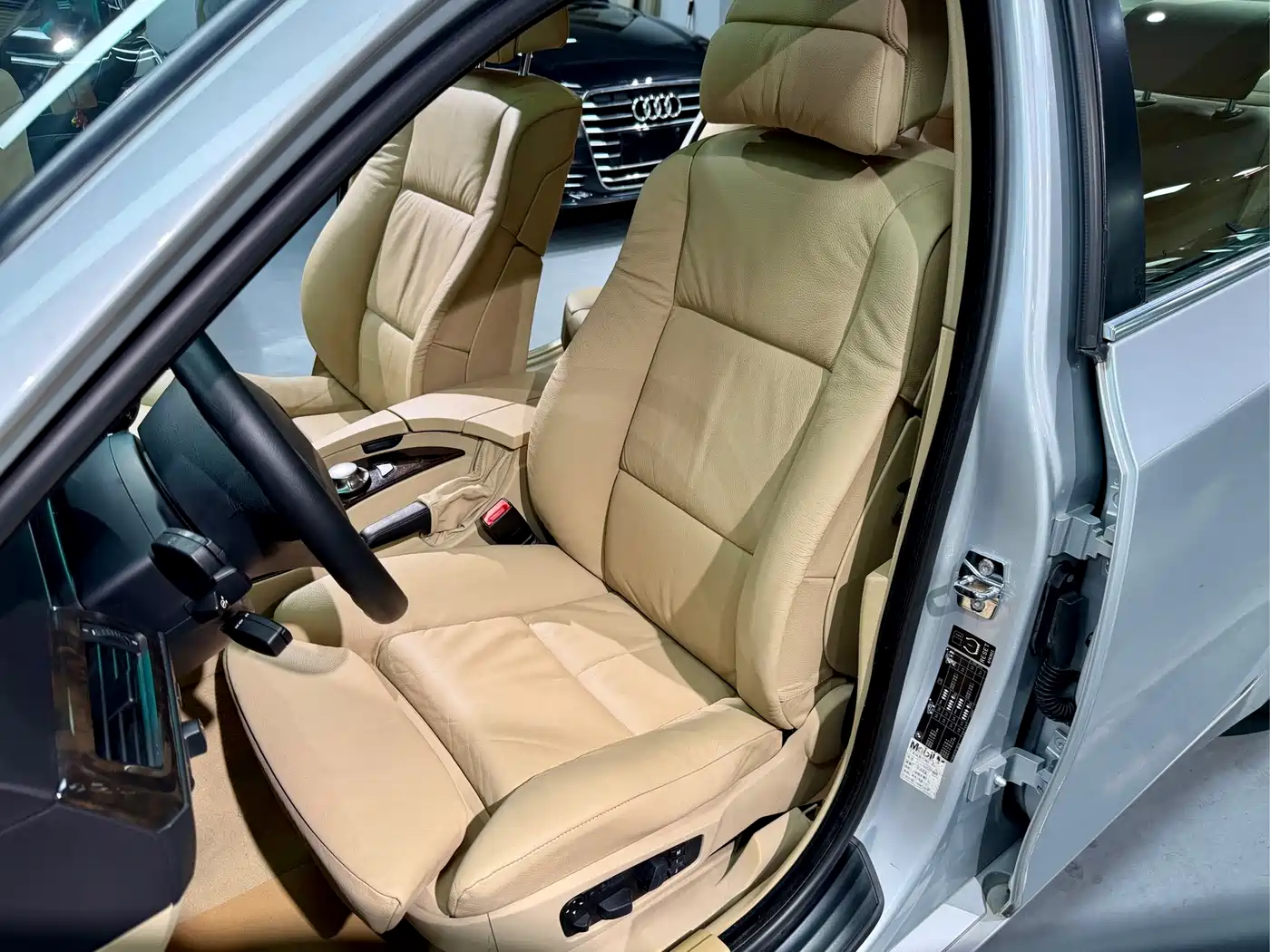 BMW 5 Series 2005 Model 530i фото 13