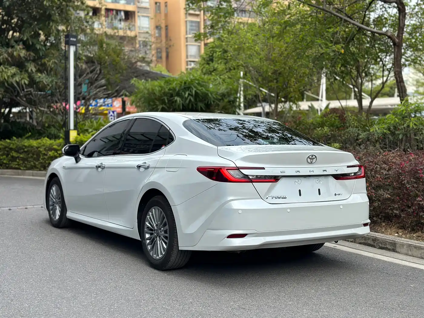 Toyota Camry 2025 2024 Hybrid 2.0HGVP Luxury Edition