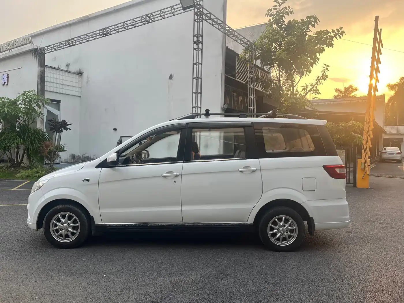 BAIC Huansu H2 2016 2016 H2E 1.5L Elite BJ415B