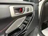 Фото 21 - Ford Explorer