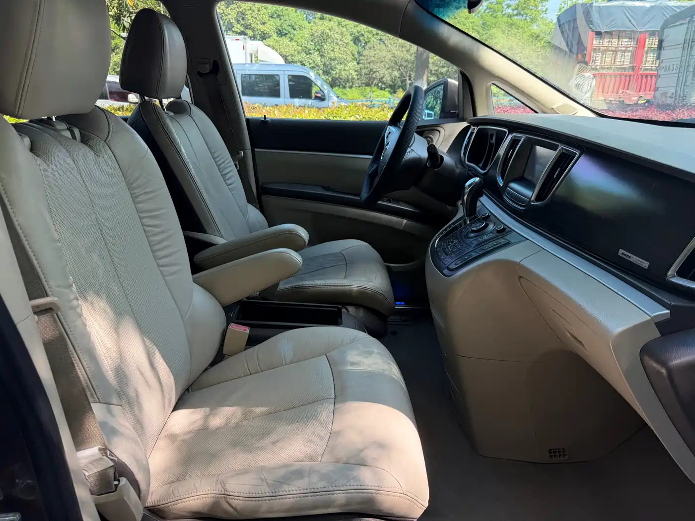 Buick GL8 2013 3.0L XT Luxury Business Flagship Edition фото 10