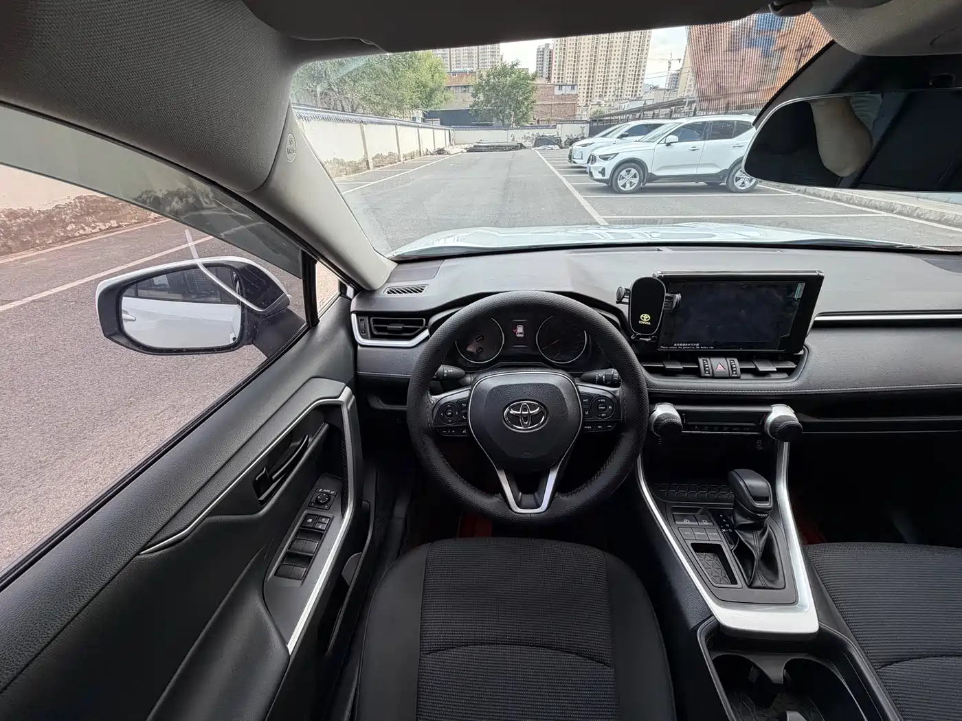 Toyota RAV4 Rongfang 2022 2.0L CVT 2WD Urban Edition фото 9