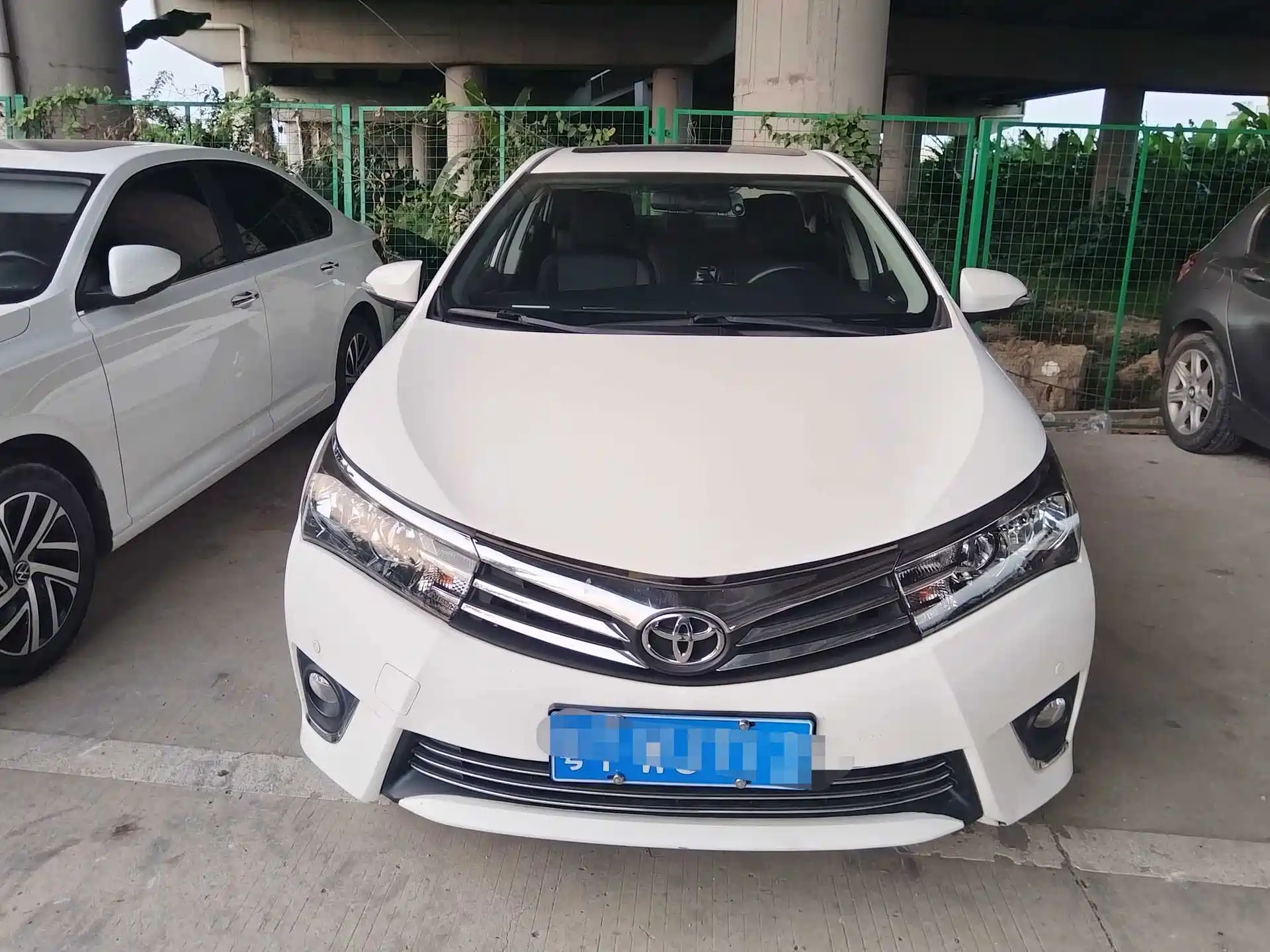Фото 2 - Toyota Corolla