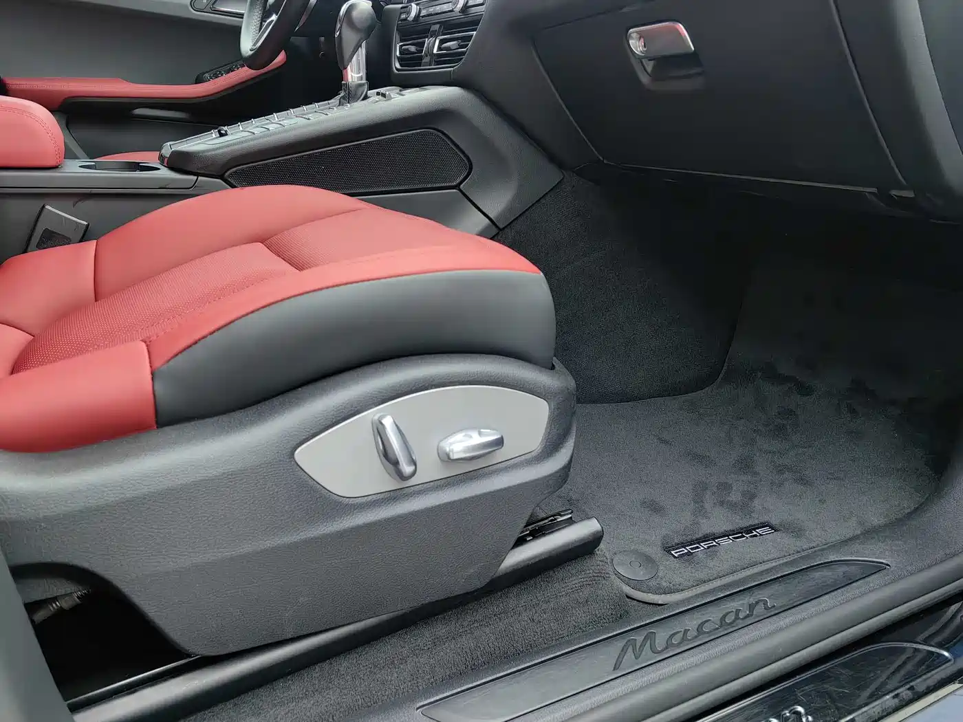 Porsche Macan 2020 Macan 2.0T фото 23